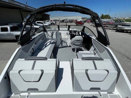 New 2025 Yamaha Boats AR 220 Jet Boat