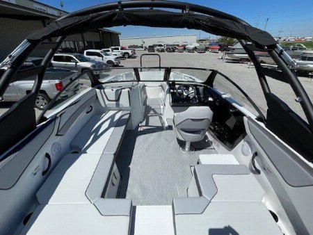 New 2025 Yamaha Boats AR 220 Jet Boat