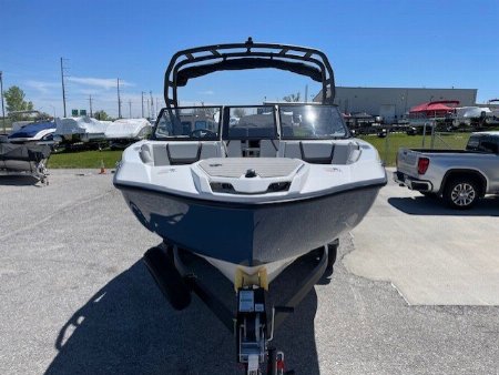 New 2025 Yamaha Boats AR 220 Jet Boat