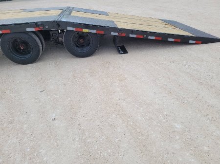 New 2025 Load Trail 32' 30K Gooseneck w/ 12' Hydraulic Dovetail