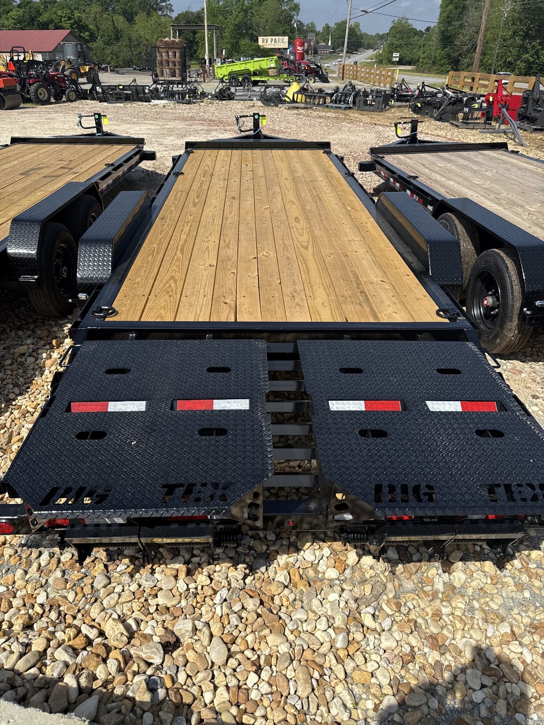 New 2025 Big Tex Trailers 16EH-22D3A-MRBK Equipment Trailer