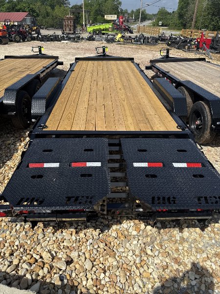 New 2025 Big Tex Trailers 16EH-22D3A-MRBK Equipment Trailer
