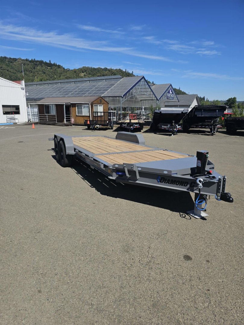 New 2025 DIAMOND C HDT207 82X20 SPLIT TILT 14K EQUIPMENT TRAILER CEMENT GRAY