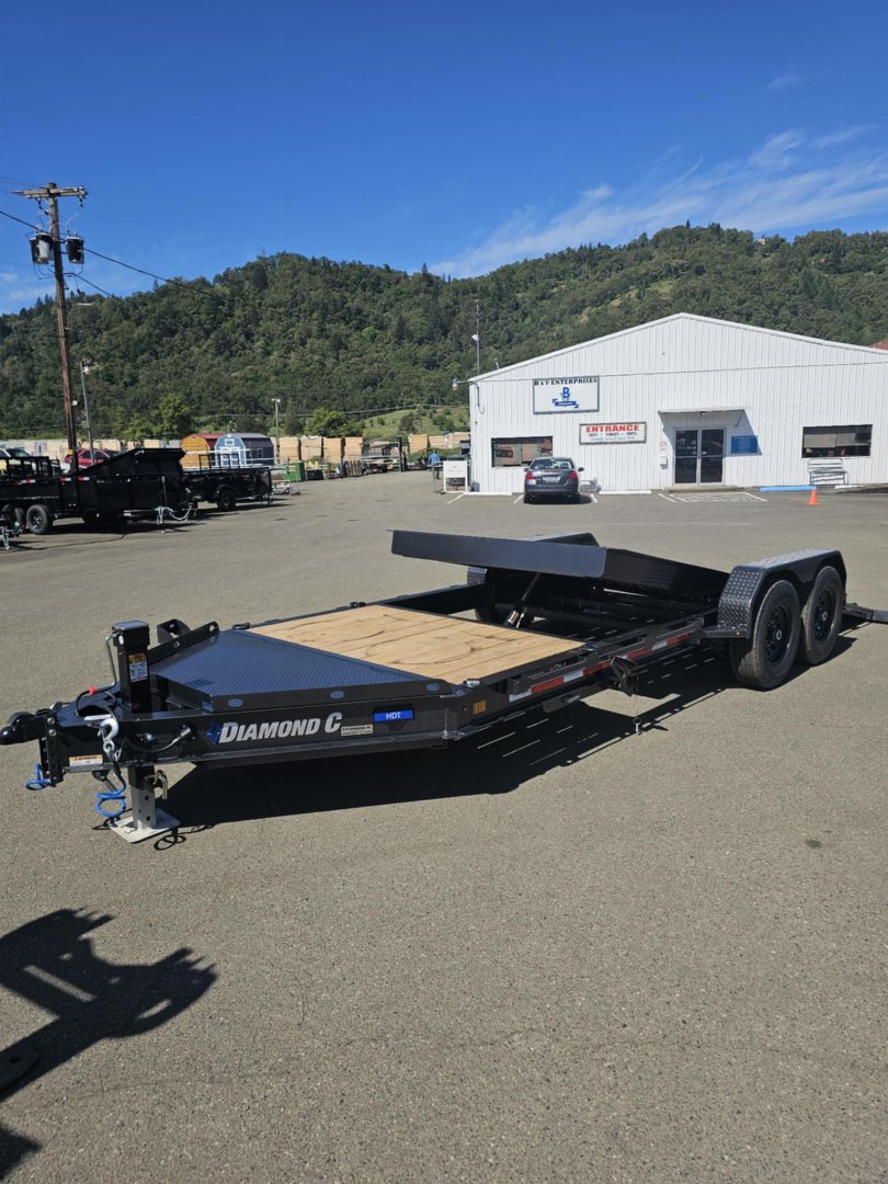 New 2025 DIAMOND C HDT207 82X20 SPLIT TILT 14K EQUIPMENT TRAILER CEMENT GRAY