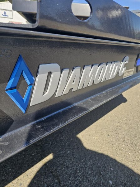 New 2025 DIAMOND C HDT207 82X20 SPLIT TILT 14K EQUIPMENT TRAILER CEMENT GRAY