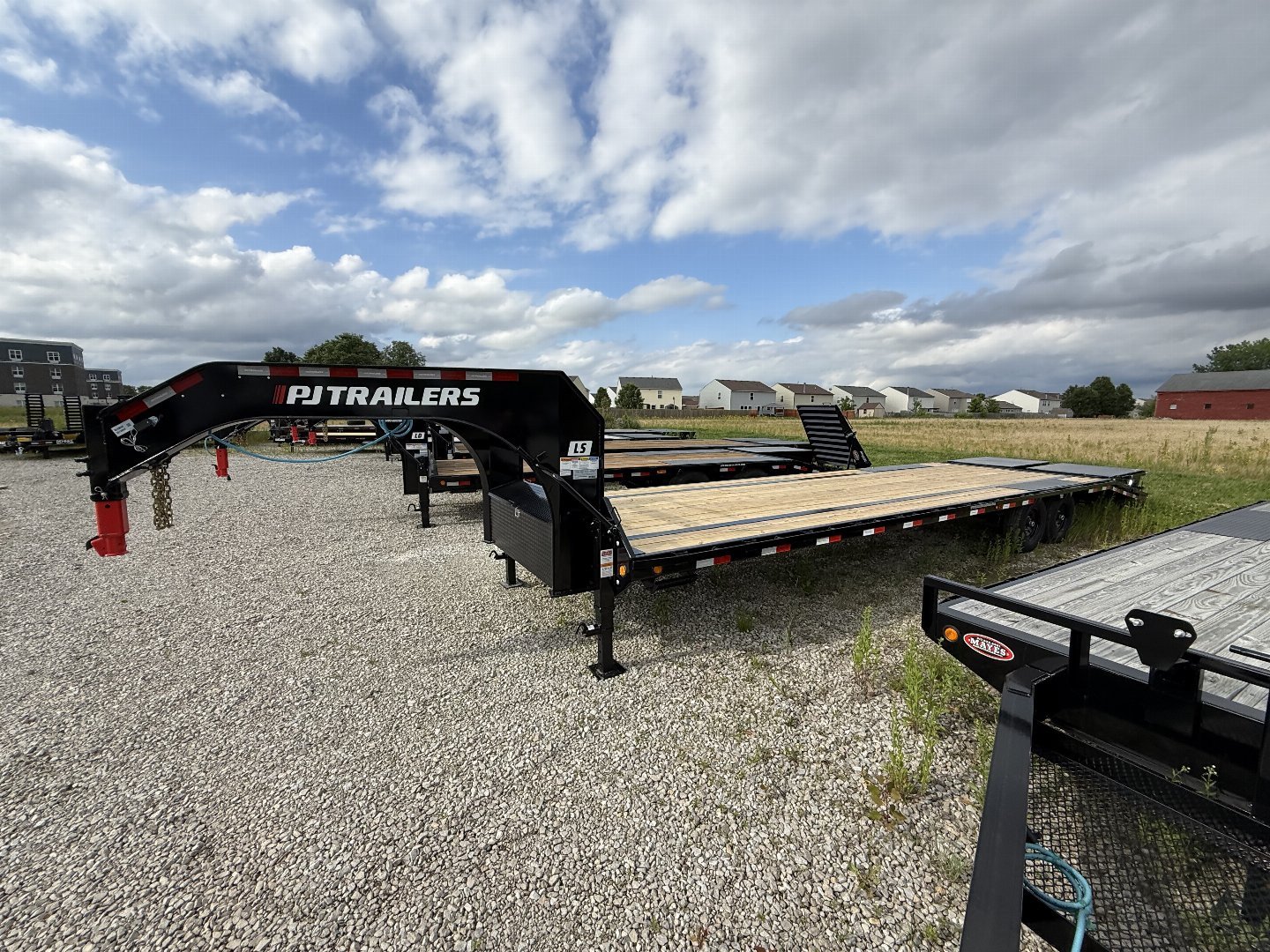 New 2026 PJ Trailers LS322 Equipment Trailer 102X32 TA SINGLES GOOSENECK DOVETAIL (GVW:15680) BLACK