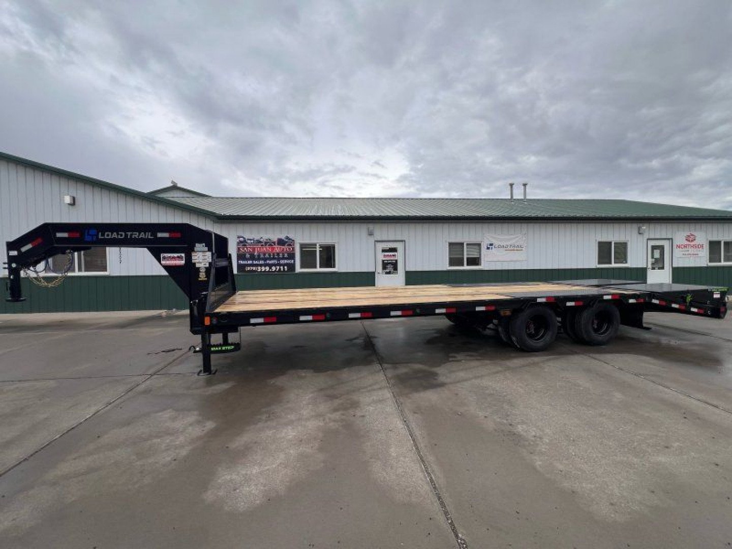 New 2025 Load Trail 102"X28' Low-Pro GN Flatbed Trailer