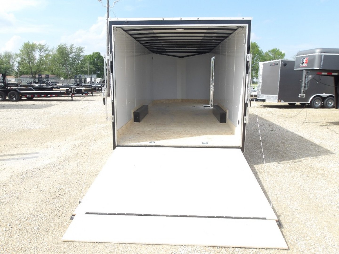 New 2026 Discovery Trailers DCHET8.524TA3 Cargo / Enclosed Trailer