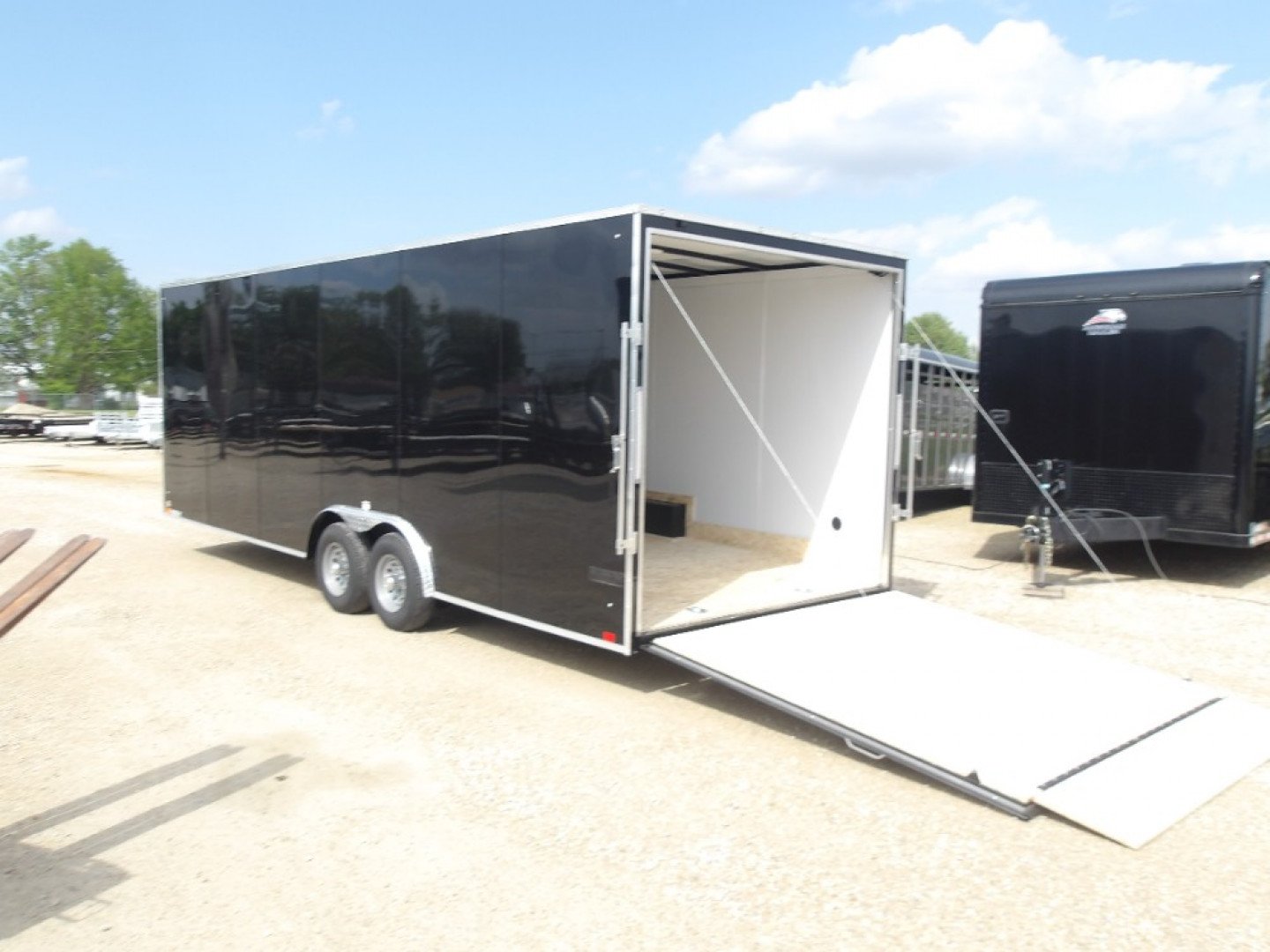 New 2026 Discovery Trailers DCHET8.524TA3 Cargo / Enclosed Trailer