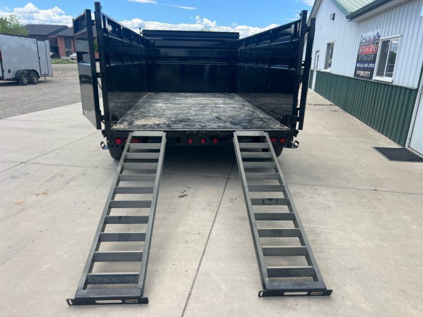 New 2025 Load Trail 83''x14' GN Low-Pro Dump Trailer