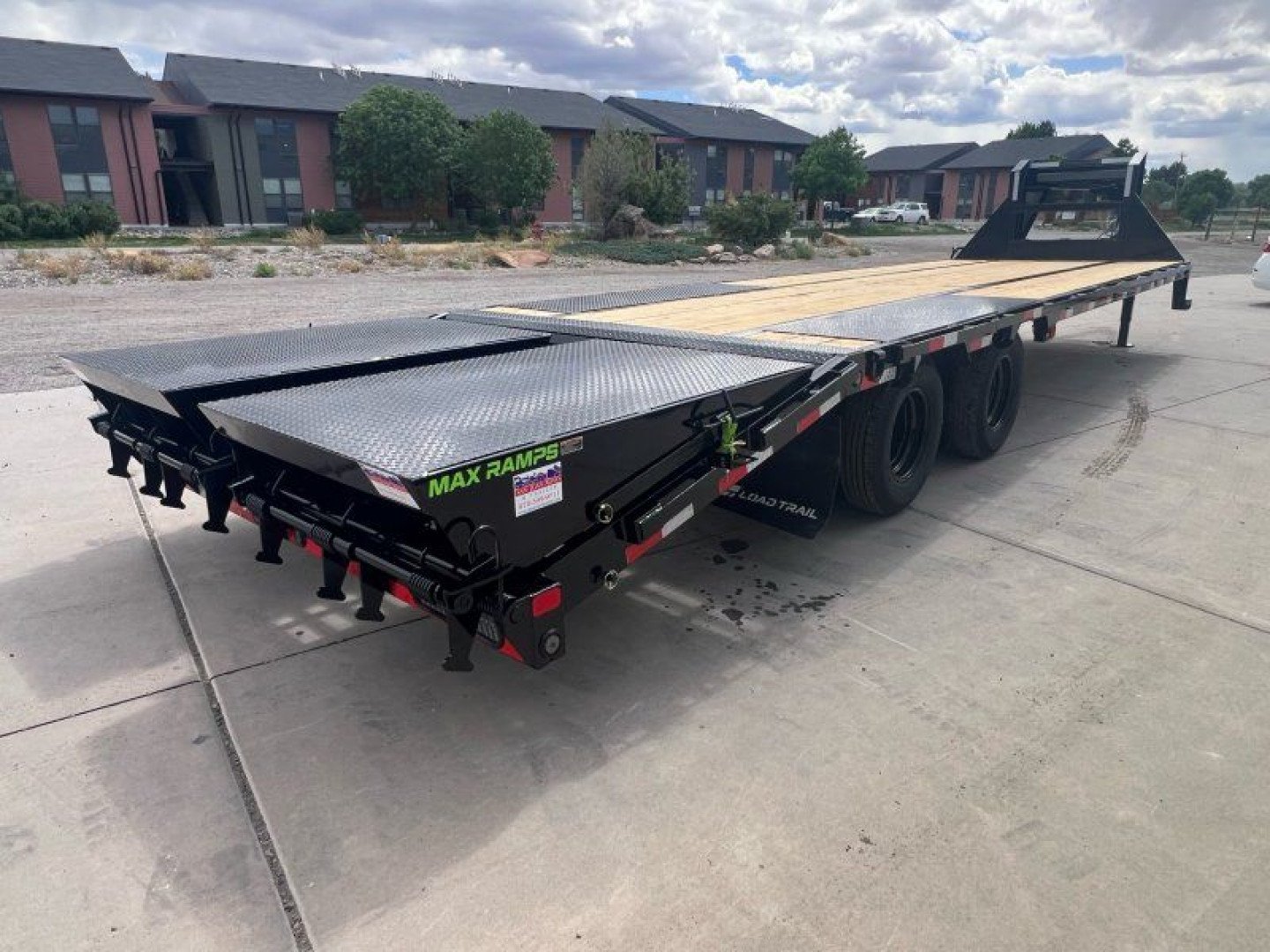 New 2025 Load Trail 102''x30' GN Low-Pro Flatbed Trailer