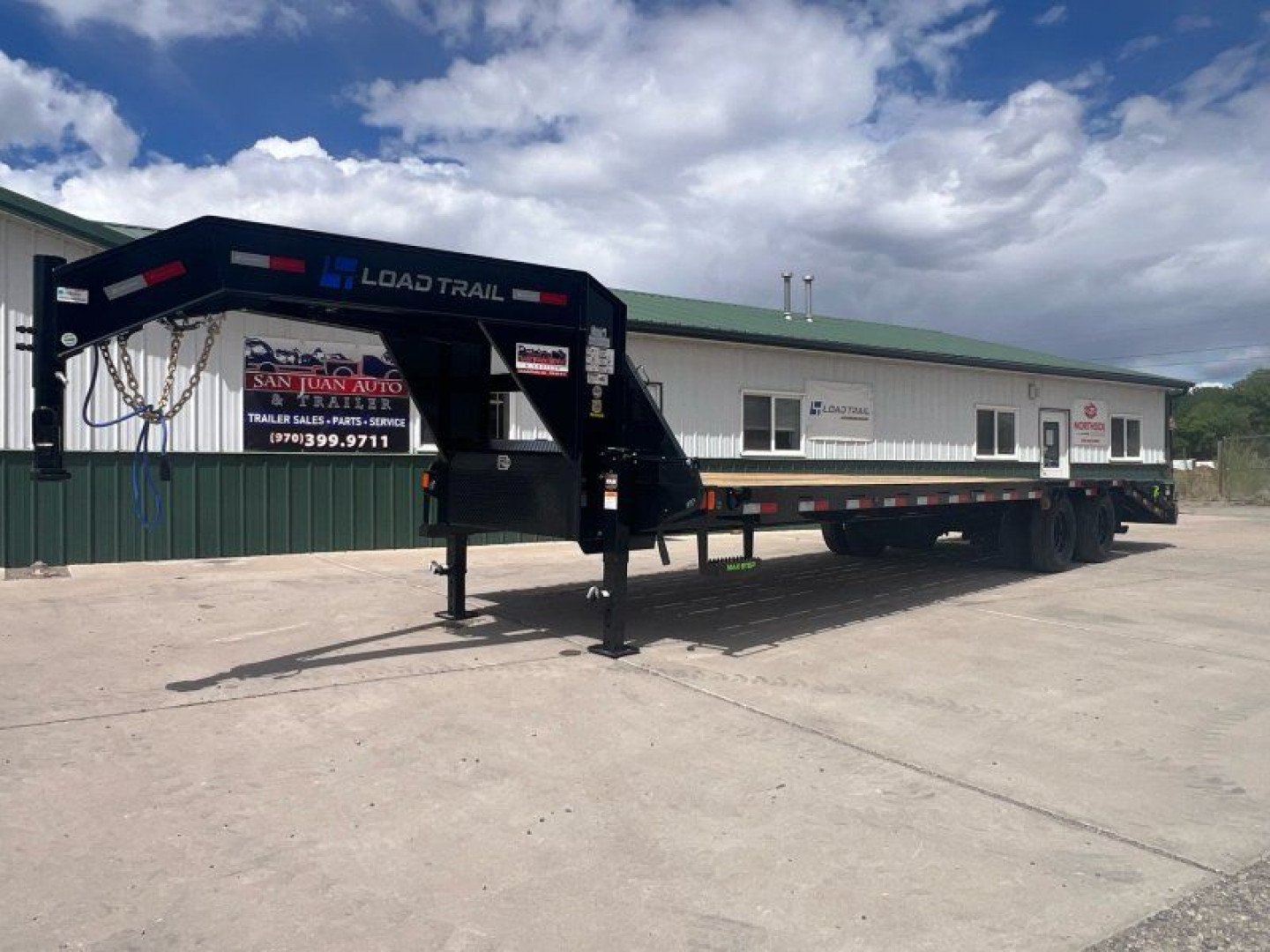 New 2025 Load Trail 102''x30' GN Low-Pro Flatbed Trailer