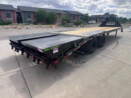 New 2025 Load Trail 102''x30' GN Low-Pro Flatbed Trailer