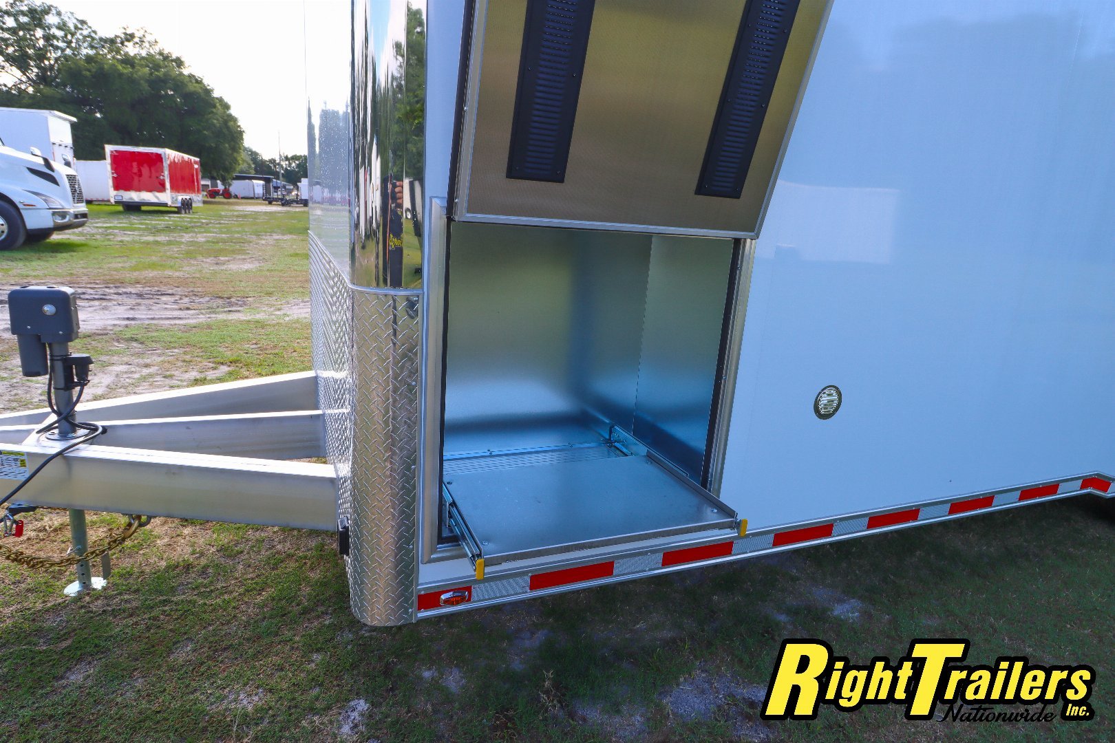 New 2025 8.5x32 inTech Trailers Stacker