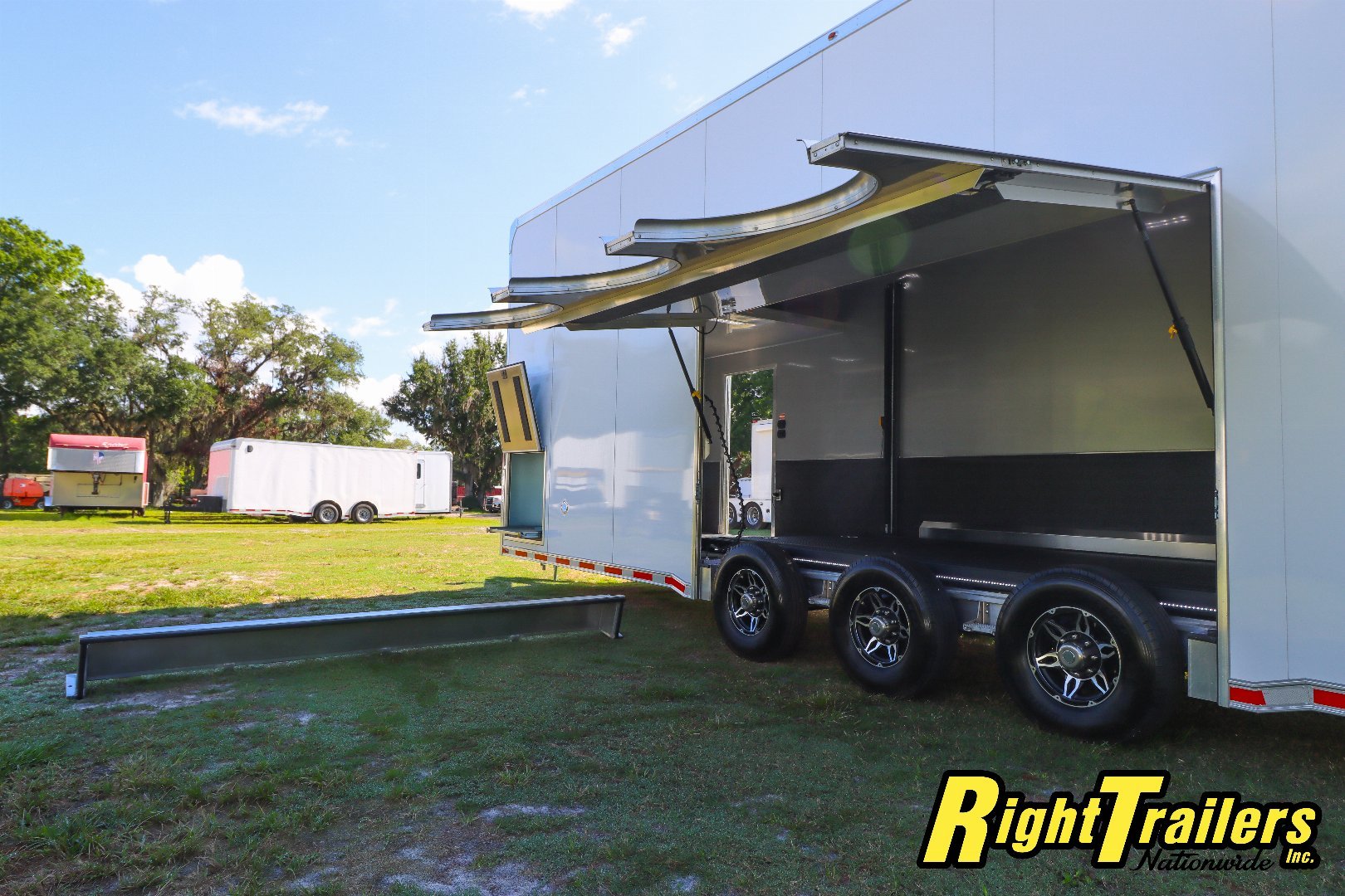New 2025 8.5x32 inTech Trailers Stacker