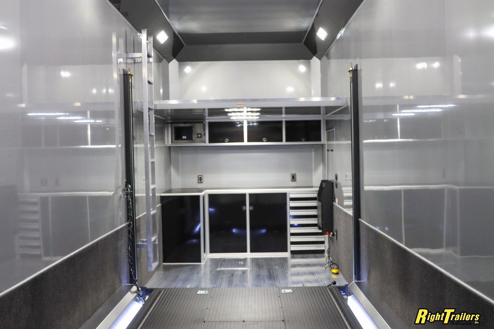 New 2025 8.5x32 inTech Trailers Stacker