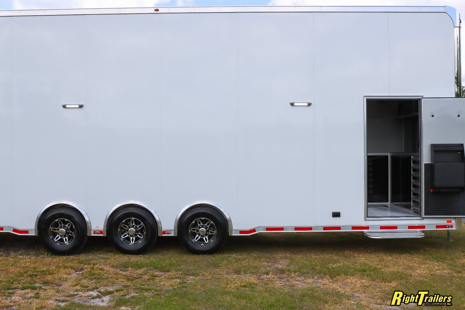 New 2025 8.5x32 inTech Trailers Stacker