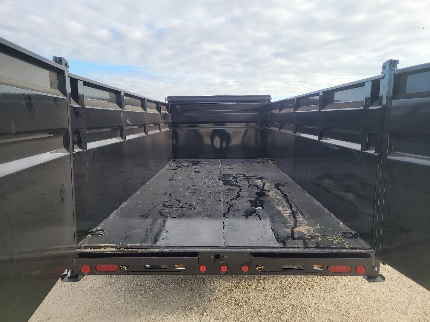 New 2025 Load Trail 16' 20K Gooseneck Dump w/ 48" Sides/ Hydraulic Jacks and Remote
