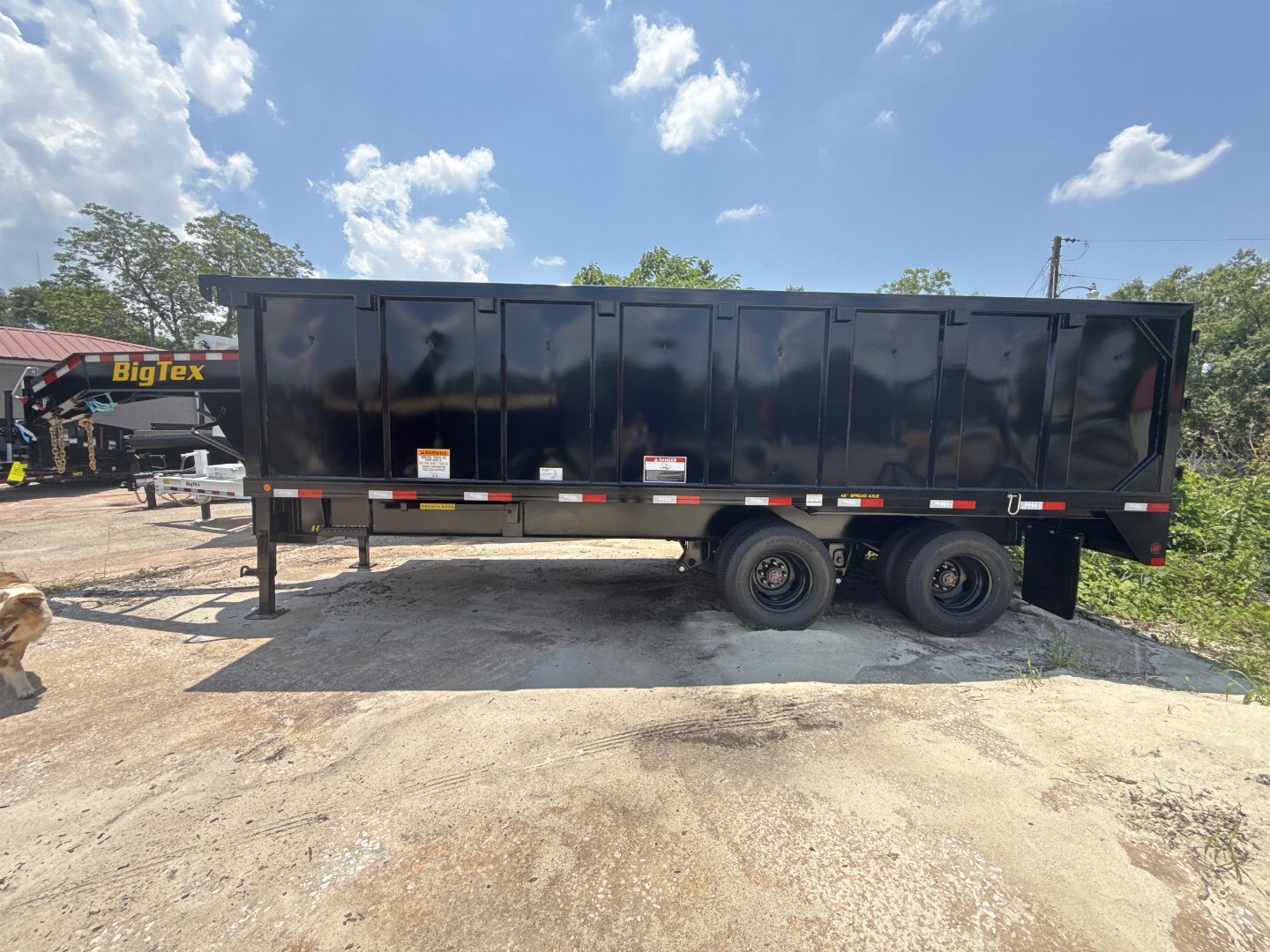 New 2025 Big Tex Trailers 25DU-20BK8SIR Dump Trailer