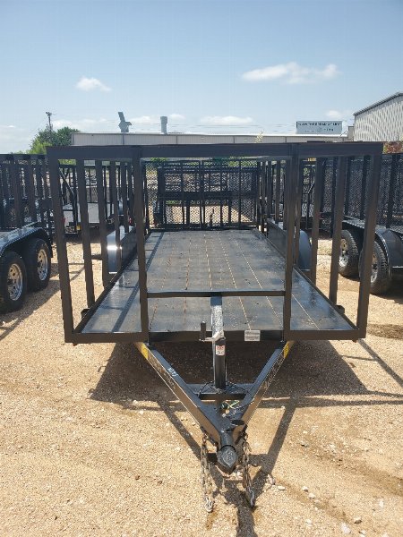 New 2025 Centex Trailers 16 raised brakes barn doors Trash