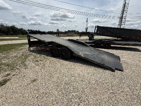 New 2026 MAXX-D T8X10224 GN Tilt Trailer