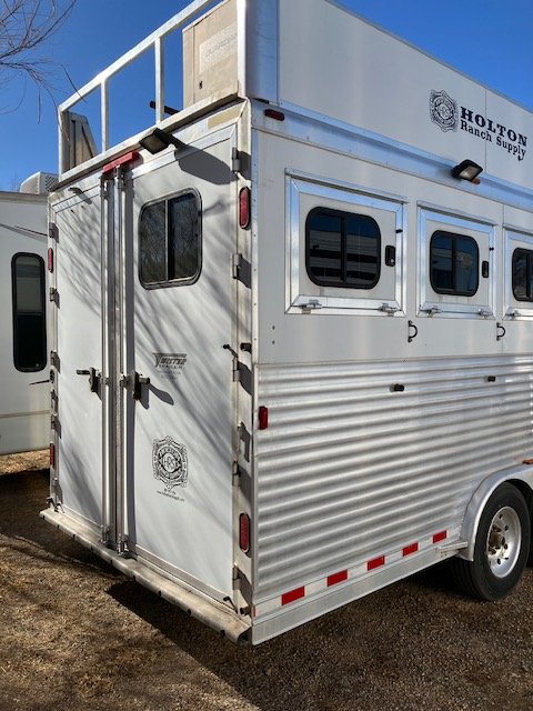 Consignment 2007 Twister 3 Horse L/Q Horse Trailer