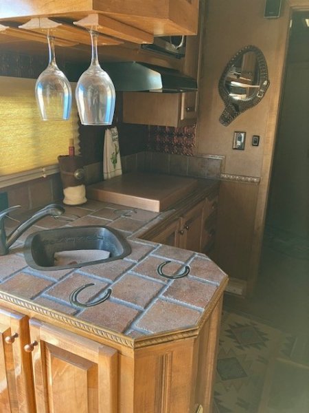 Consignment 2007 Twister 3 Horse L/Q Horse Trailer