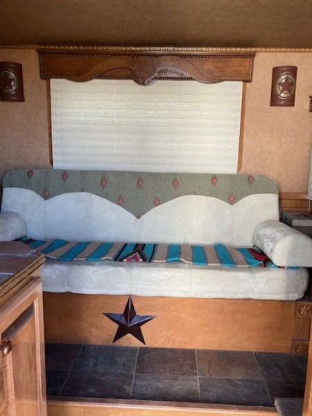 Consignment 2007 Twister 3 Horse L/Q Horse Trailer