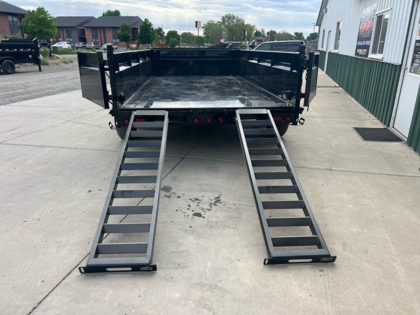 New 2025 Load Trail 83''x14' Low-Pro Dum Dump Trailer