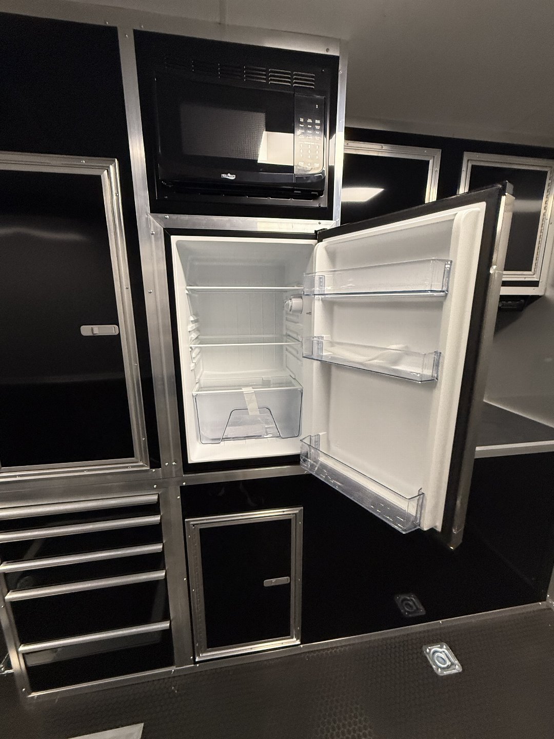 New 2025 VINTAGE 8 X 53 RACE TRAILER BATHROOM PKG
