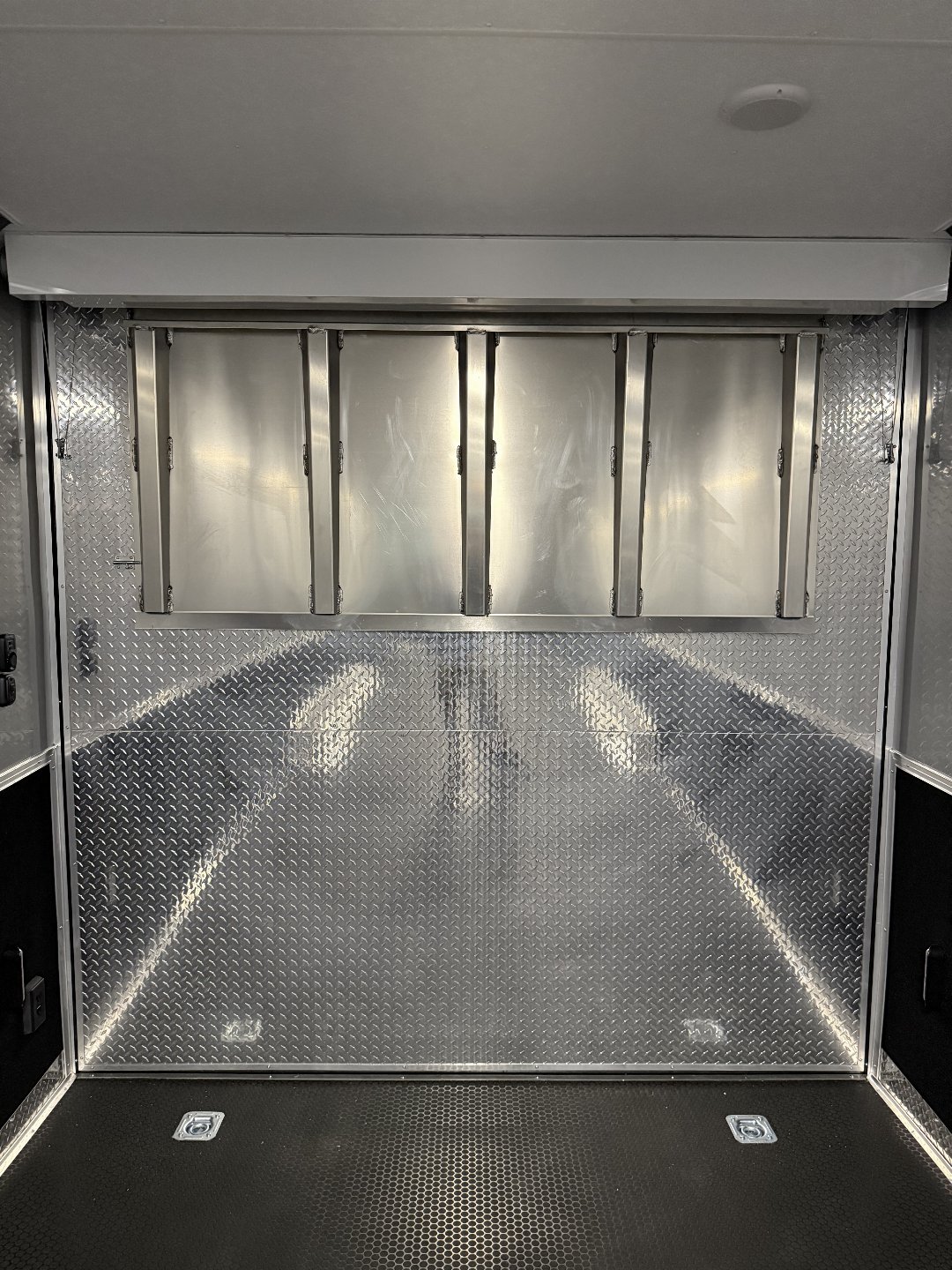 New 2025 VINTAGE 8 X 53 RACE TRAILER BATHROOM PKG