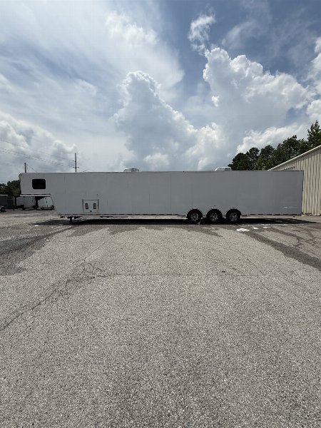 New 2025 VINTAGE 8 X 53 RACE TRAILER BATHROOM PKG