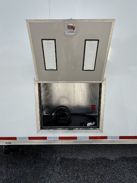 New 2025 VINTAGE 8 X 53 RACE TRAILER BATHROOM PKG