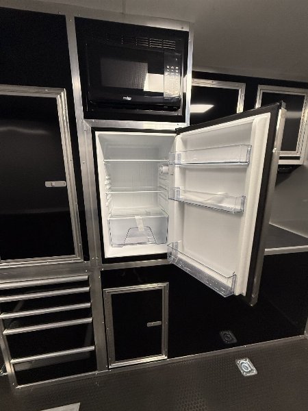 New 2025 VINTAGE 8 X 53 RACE TRAILER BATHROOM PKG