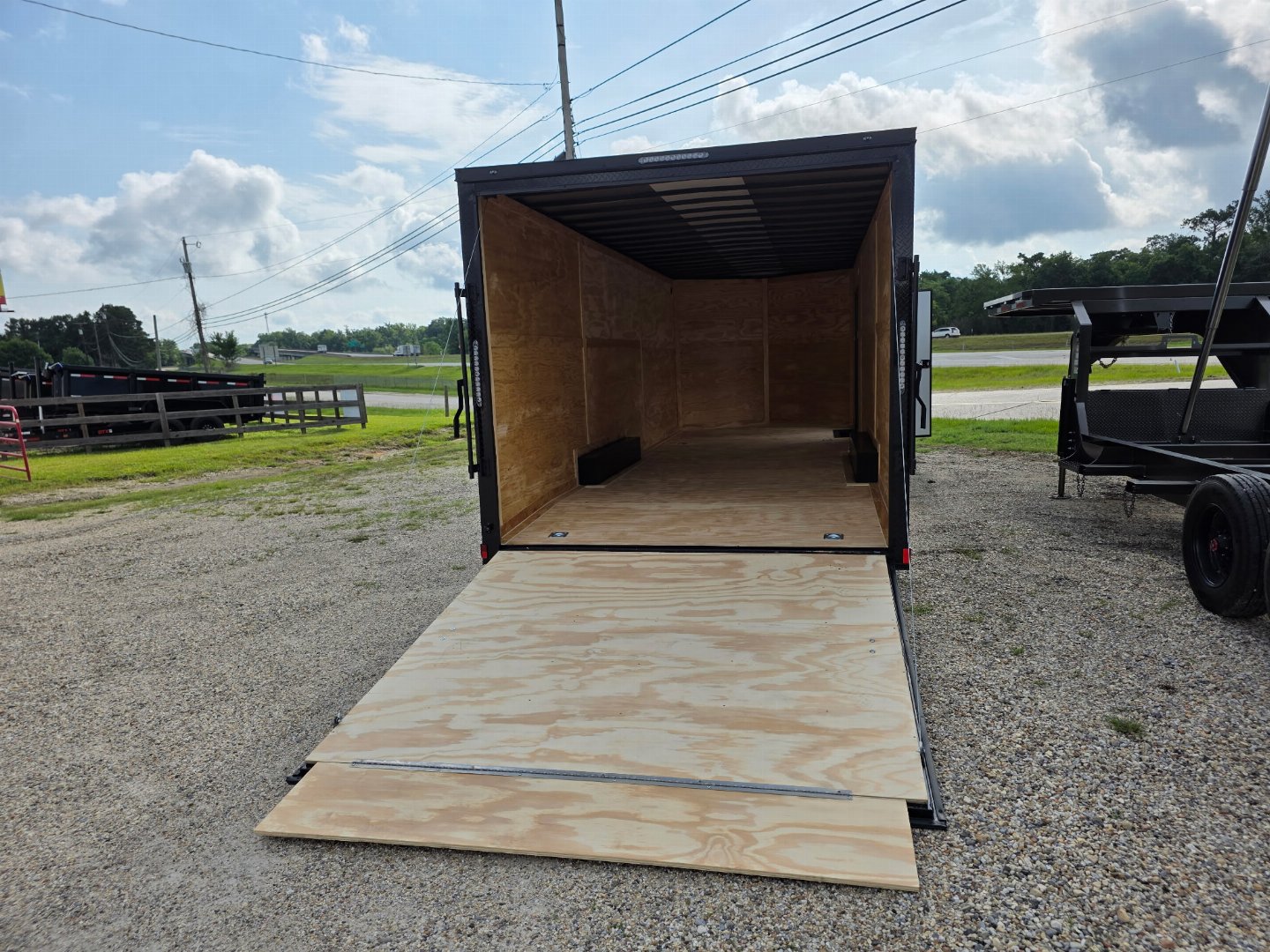 New 2025 Giddy Up USA 8.5 X 24 TA3 POLYCORE Cargo / Enclosed Trailer