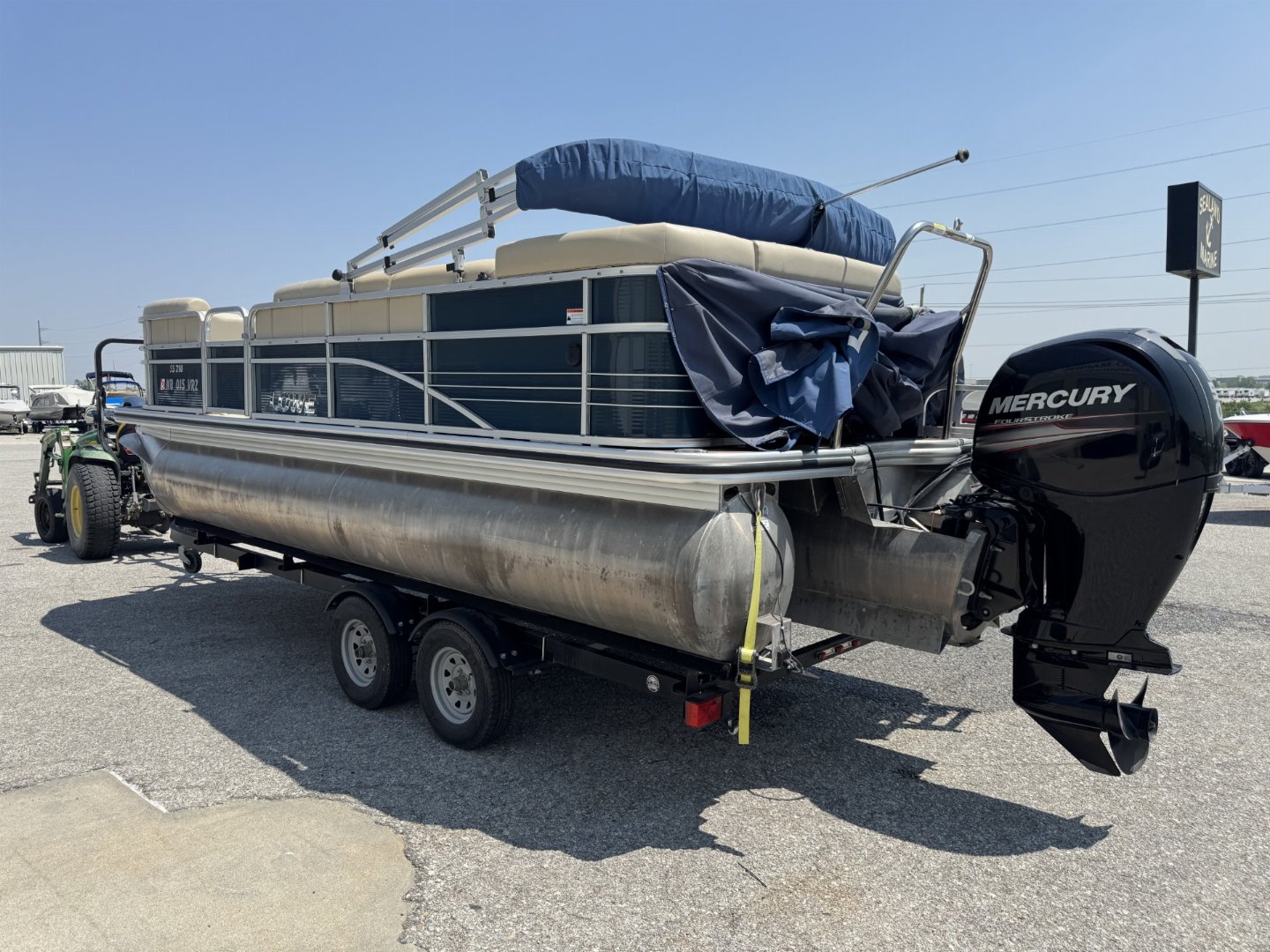 Used 2015 Lowe SS 210 Tri-toon Boat