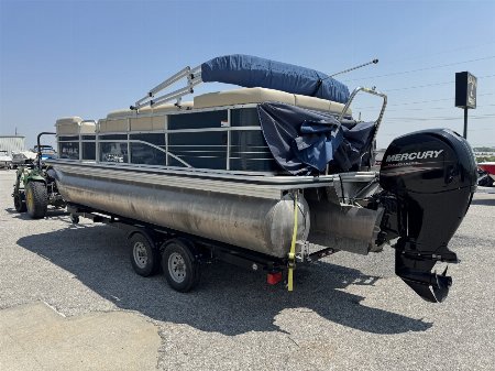 Used 2015 Lowe SS 210 Tri-toon Boat