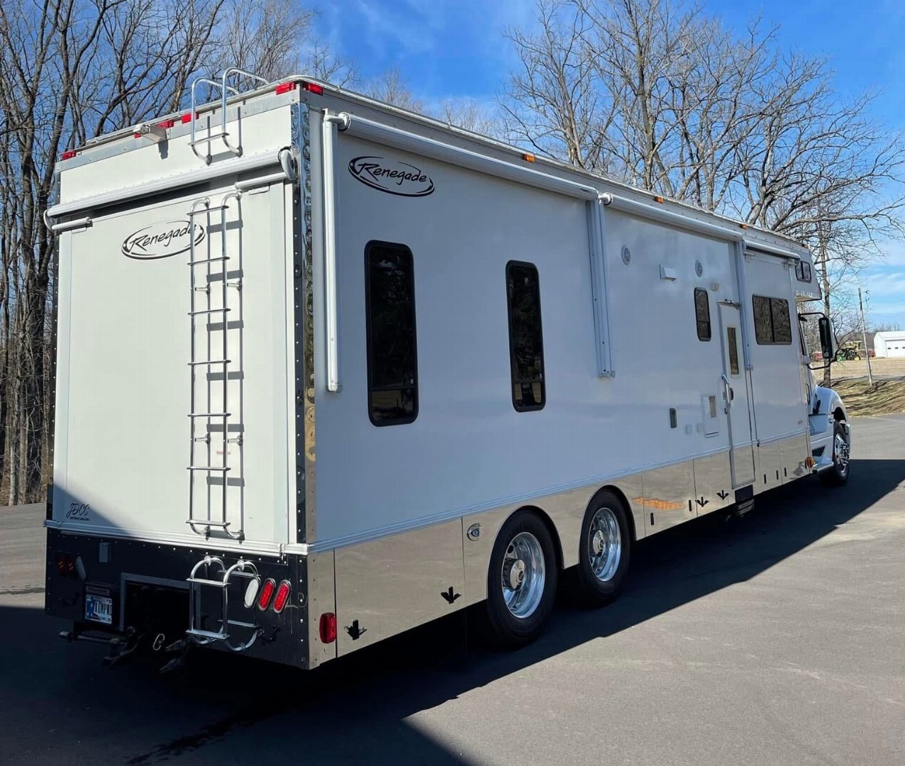 Used 2008 Renegade 45’ Tandem Axle Motorcoach