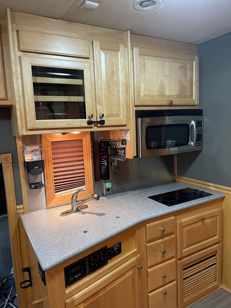 Used 2008 Renegade 45’ Tandem Axle Motorcoach