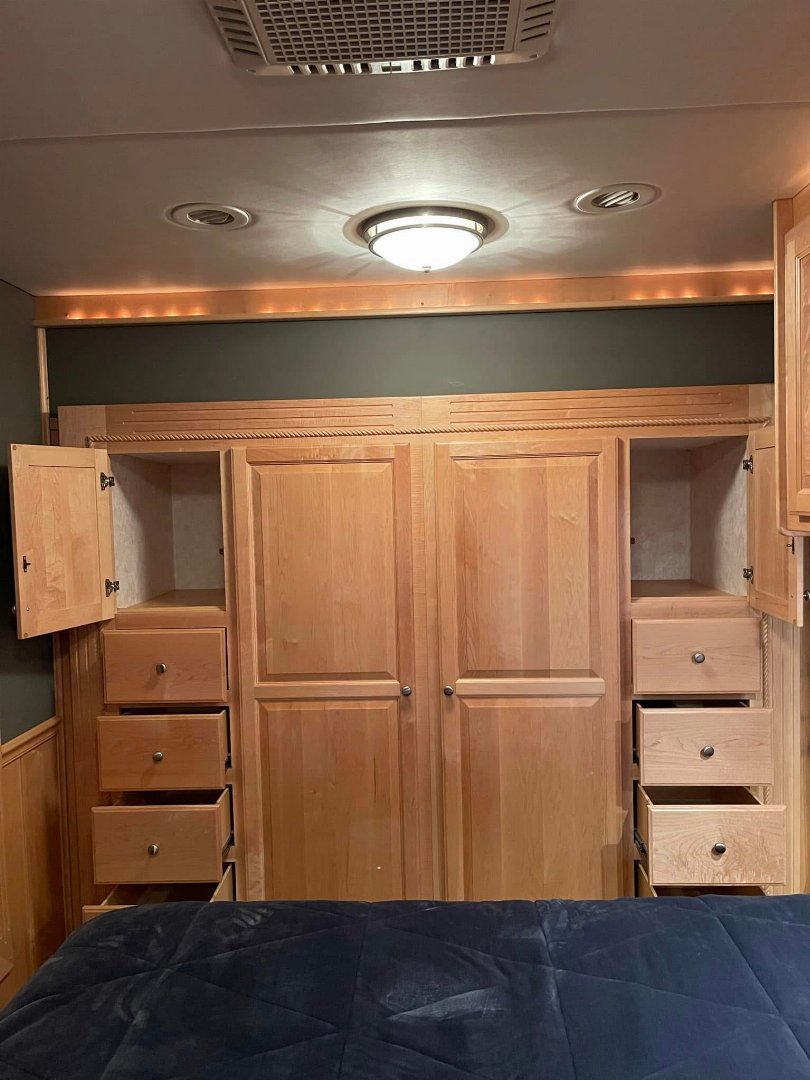 Used 2008 Renegade 45’ Tandem Axle Motorcoach