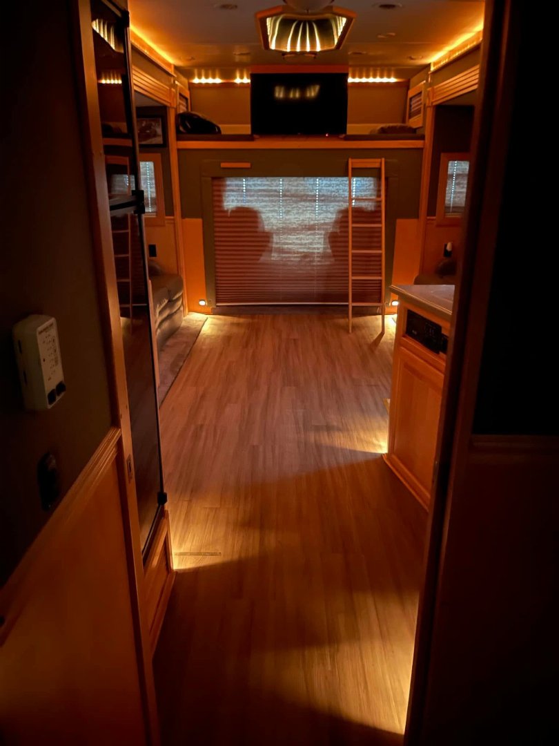 Used 2008 Renegade 45’ Tandem Axle Motorcoach