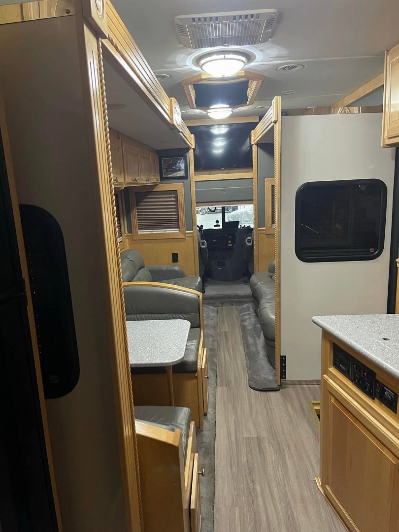 Used 2008 Renegade 45’ Tandem Axle Motorcoach