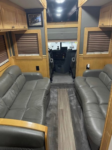 Used 2008 Renegade 45’ Tandem Axle Motorcoach