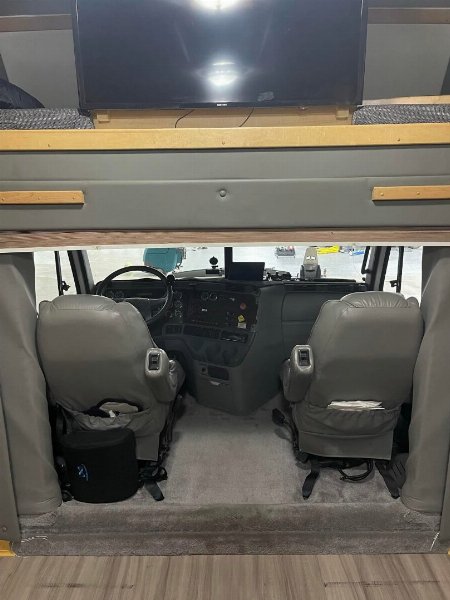 Used 2008 Renegade 45’ Tandem Axle Motorcoach