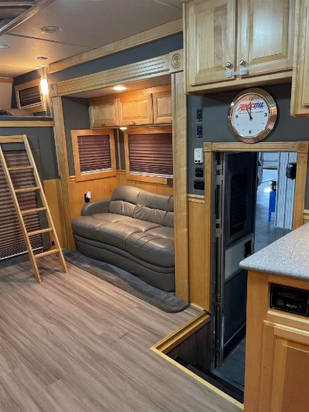 Used 2008 Renegade 45’ Tandem Axle Motorcoach