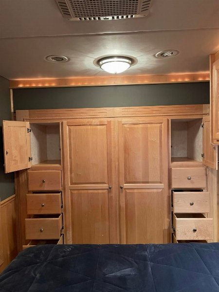 Used 2008 Renegade 45’ Tandem Axle Motorcoach