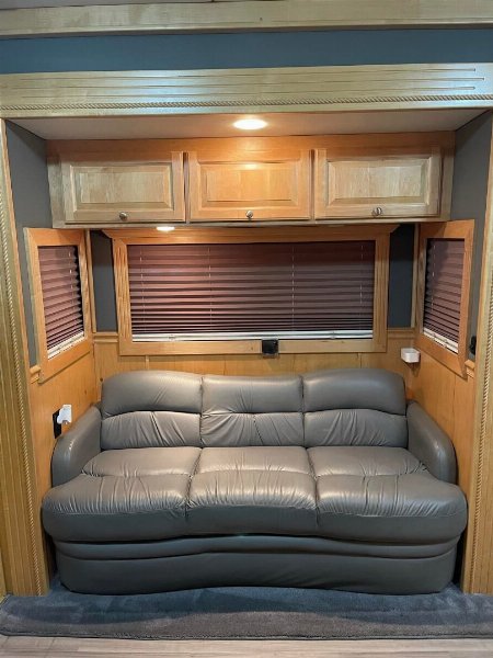 Used 2008 Renegade 45’ Tandem Axle Motorcoach