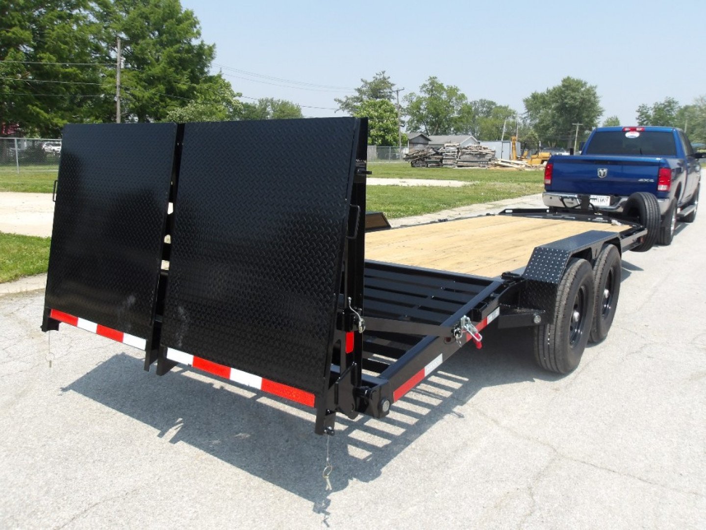 New 2026 MAXX-D EHX8320 Equipment Trailer