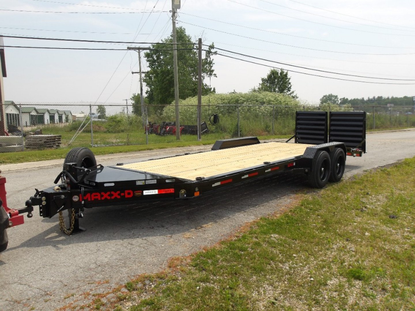 New 2026 MAXX-D EHX8322 Equipment Trailer