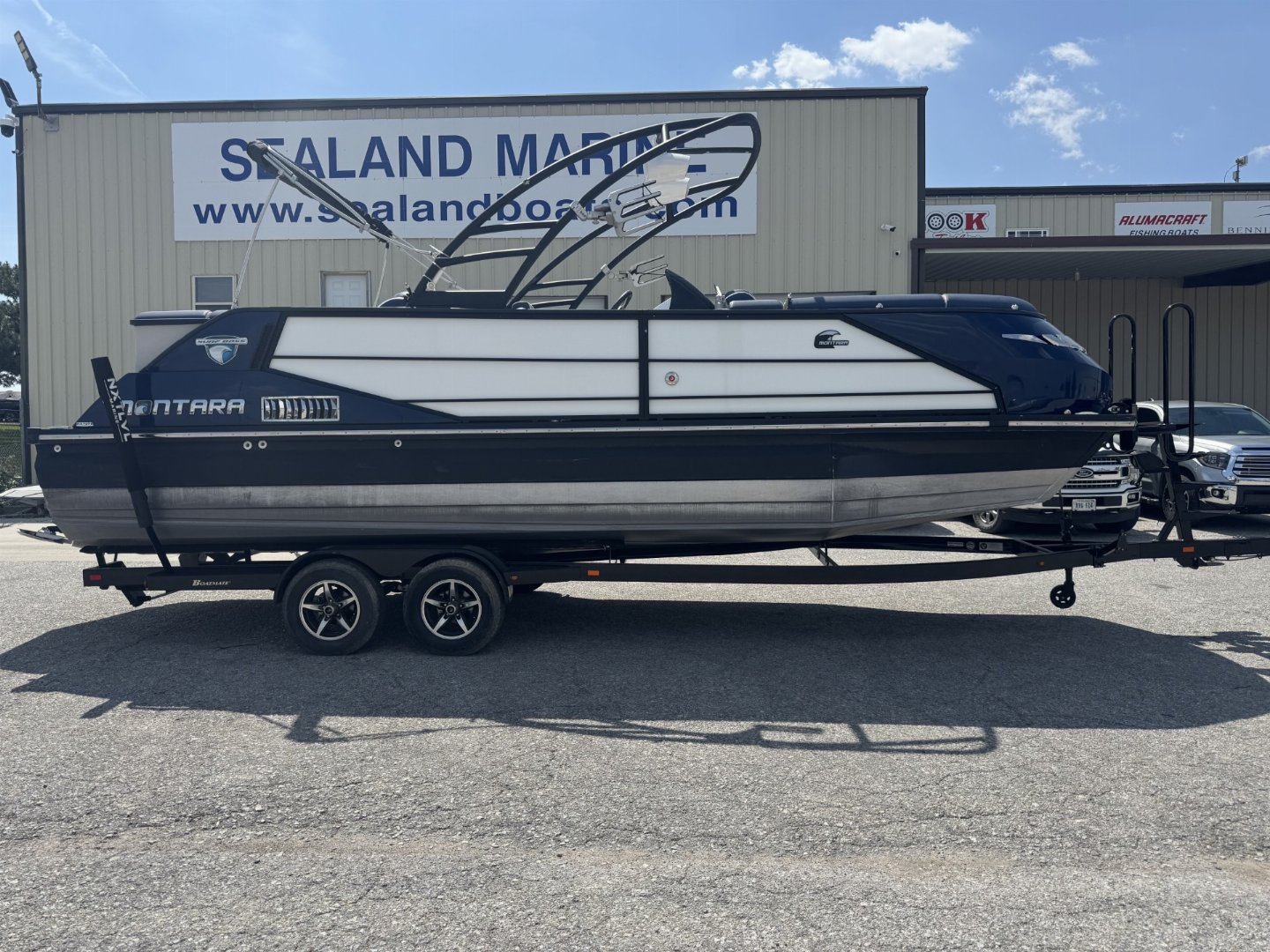 Used 2021 25' Montara Surf Boss Surf Boat